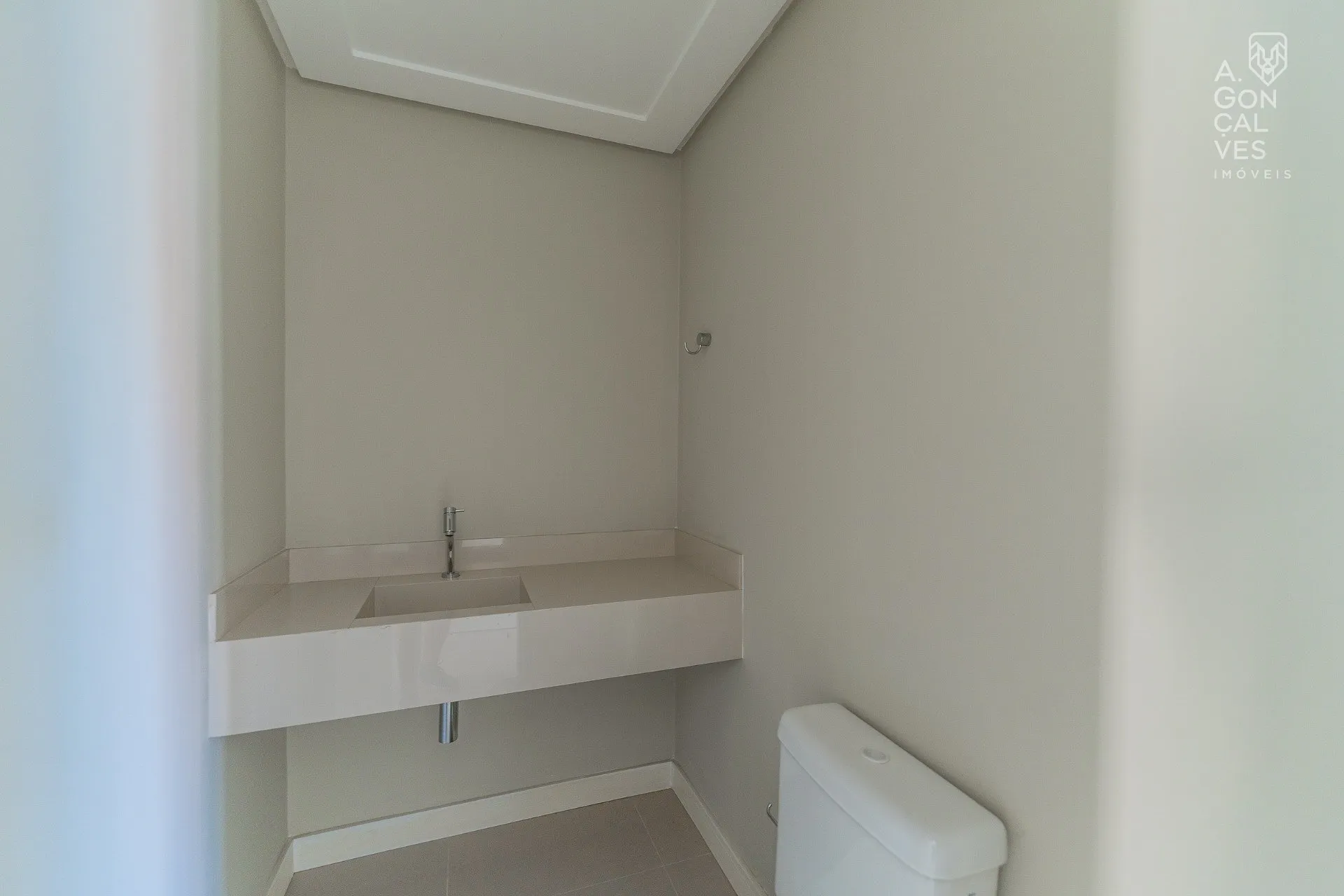 4-bedroom apartment with balcony and 3 parking spaces — photo 15