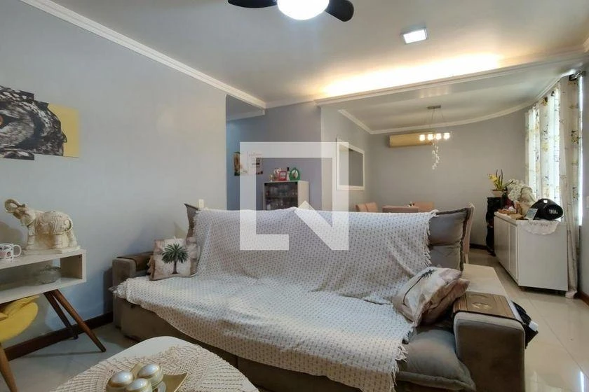 Home office in a 3-bedroom house, 198 m² — photo 16