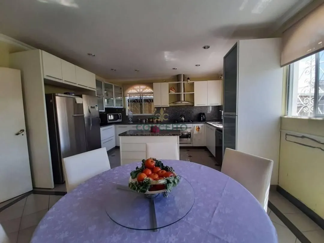 Casa en alquiler con 6 dormitorios y 420 m² — photo 13
