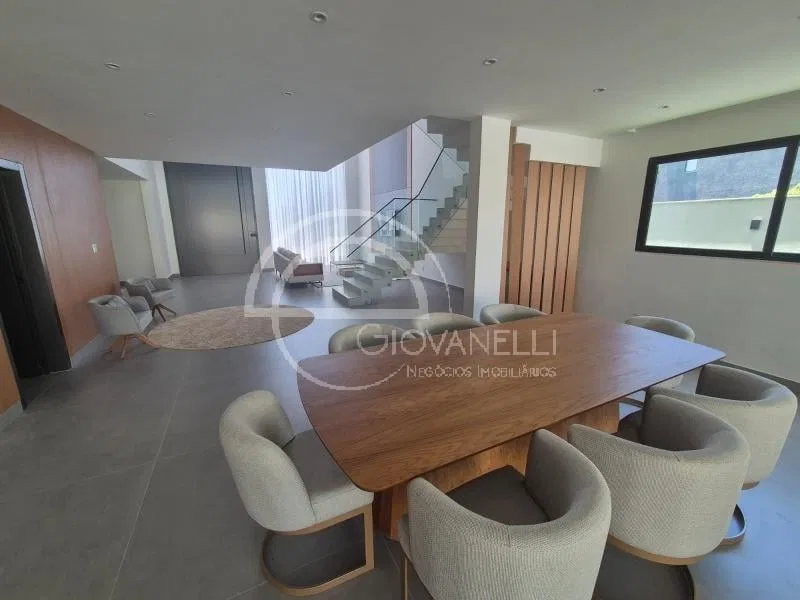 Furnished house with 4 en-suites and open-plan kitchen — photo 22