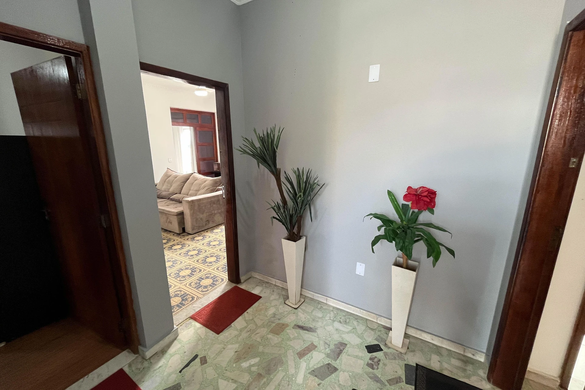 Furnished 1-bedroom apartment that allows pets — photo 15