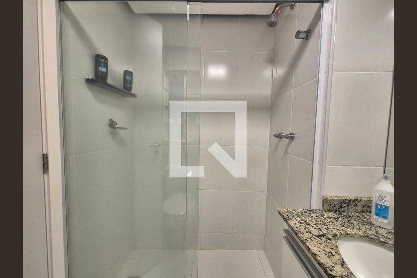 2-bedroom apartment in a building with a gym — photo 2