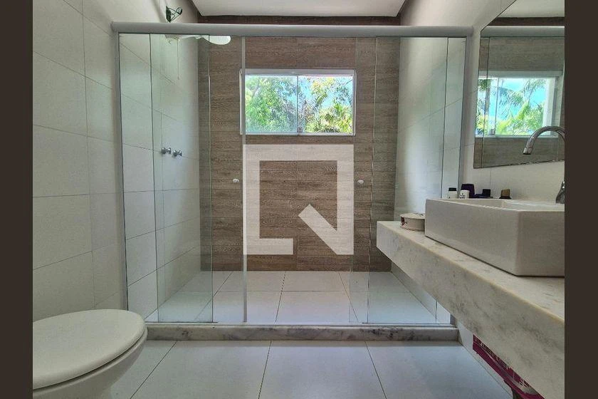 Furnished house with 3 en-suite bedrooms and shared BBQ — photo 37
