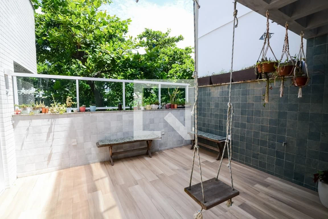 Furnished 4-bedroom apartment with 4 bathrooms — photo 58