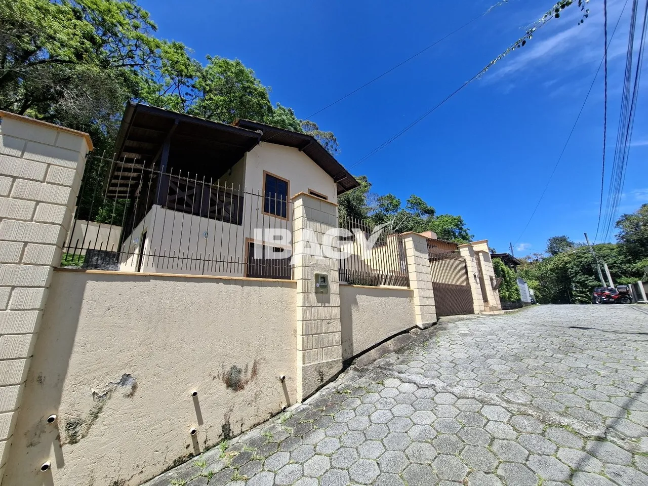 One-bedroom house with a mountain view in Florianópolis — photo 5