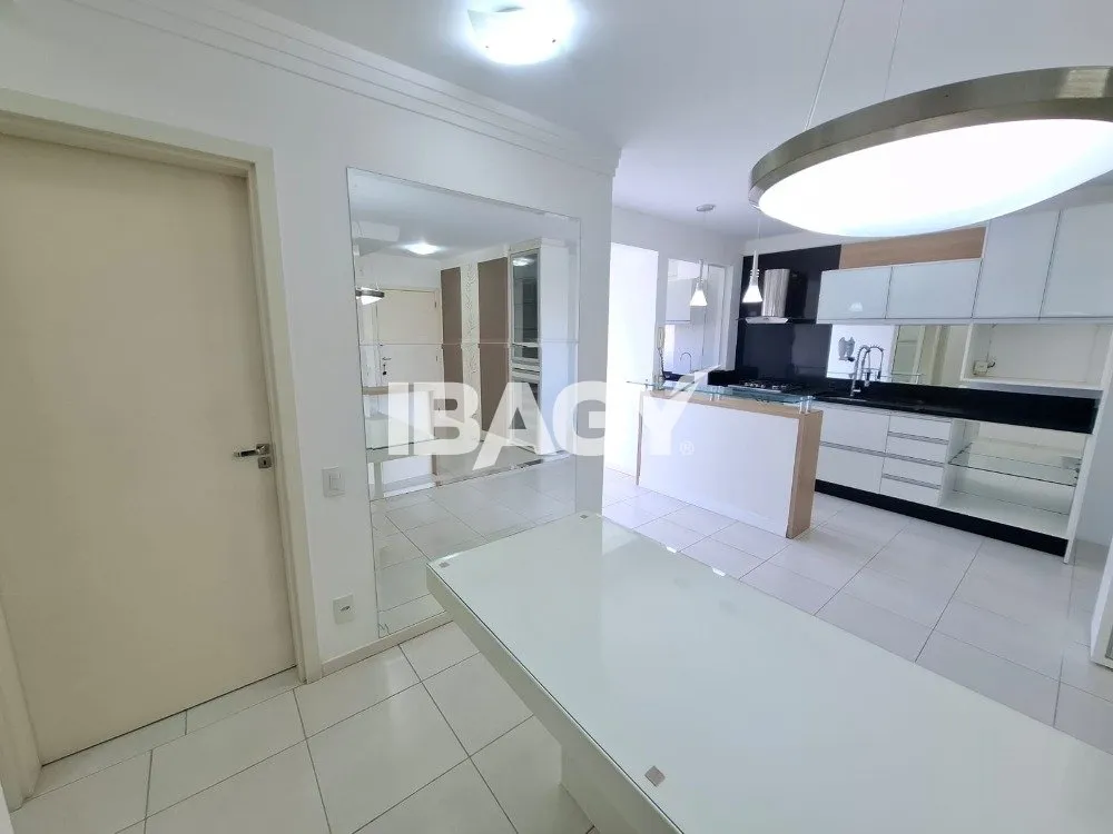 Furnished 95 m² apartment with 2 bedrooms and a desk — photo 10