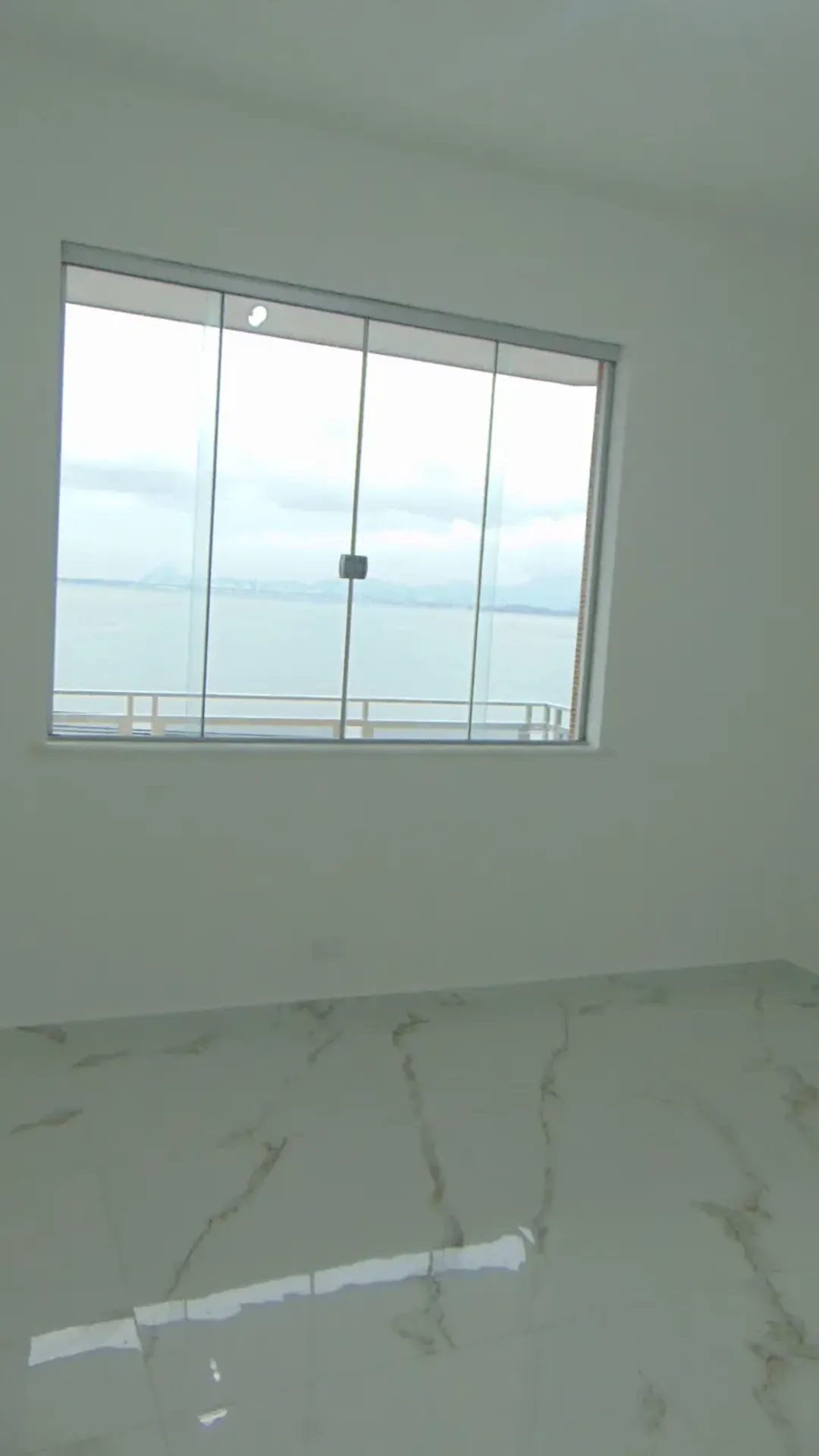 3-bedroom apartment with a water view — photo 7