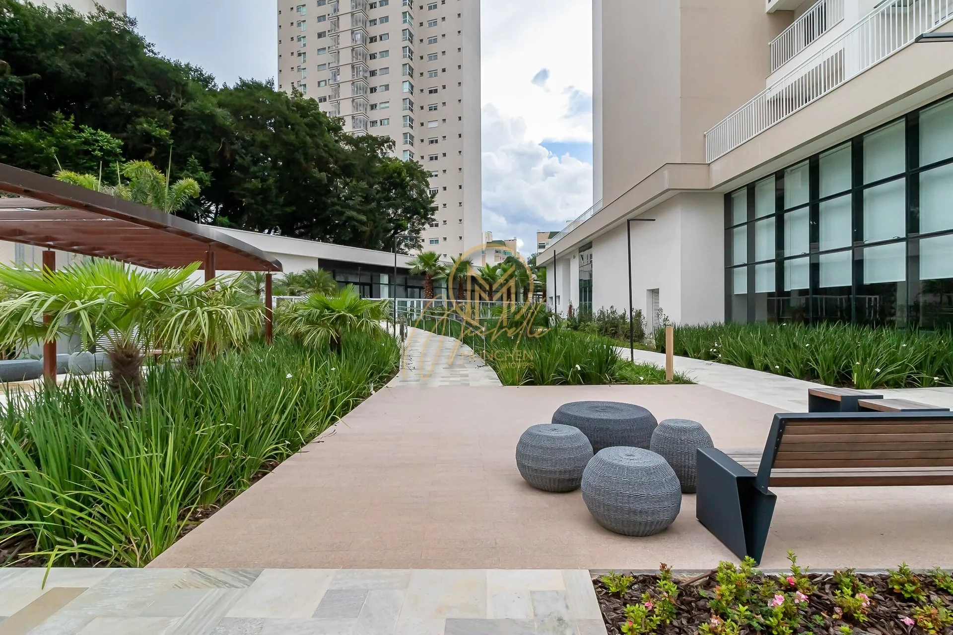 Furnished 462 m² apartment with 4 en-suite rooms — photo 171