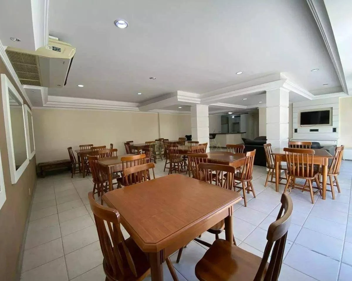Furnished apartment, 107 m², with a glass-enclosed balcony — photo 25
