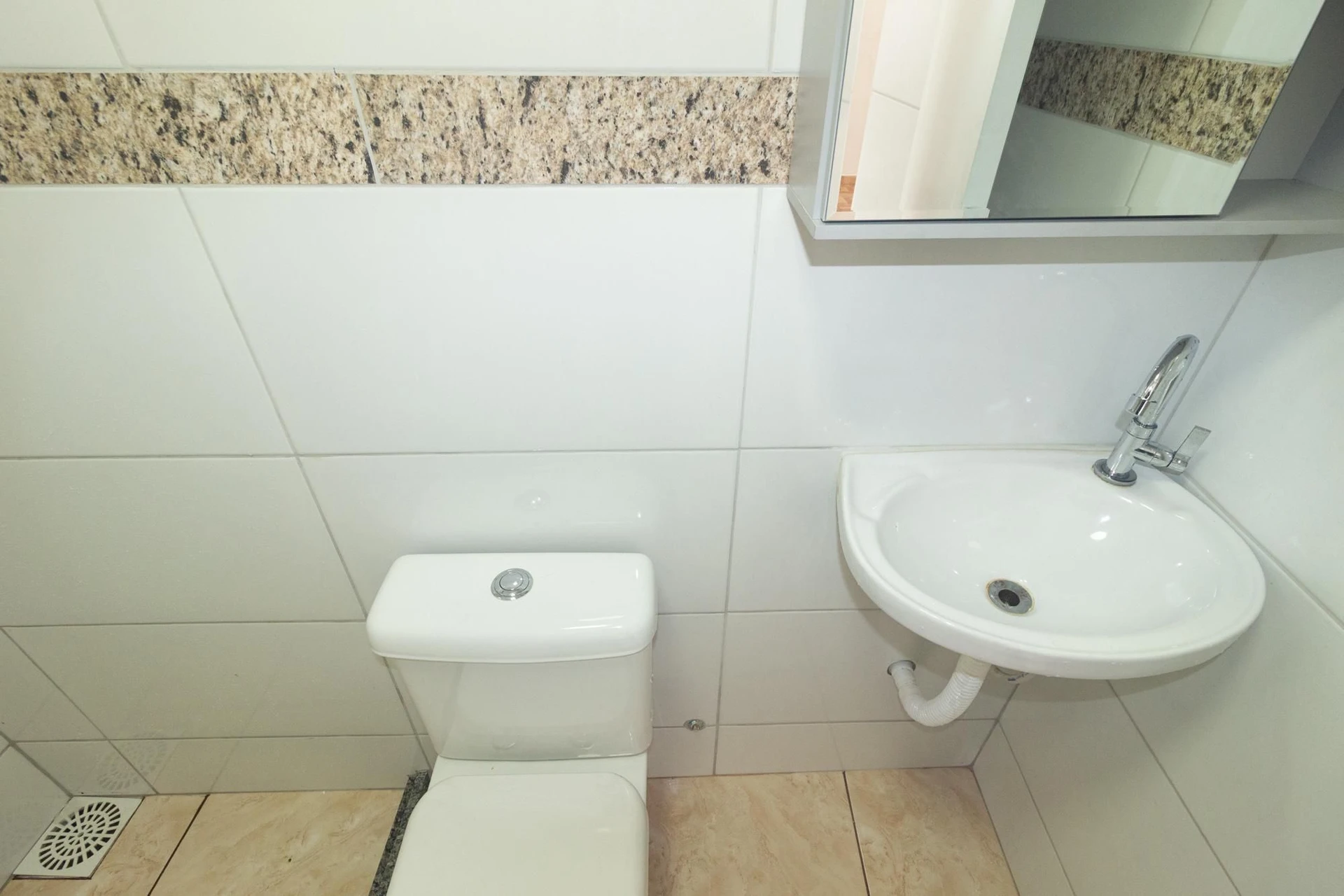 Unfurnished house with 1 bedroom and 1 bathroom — photo 14
