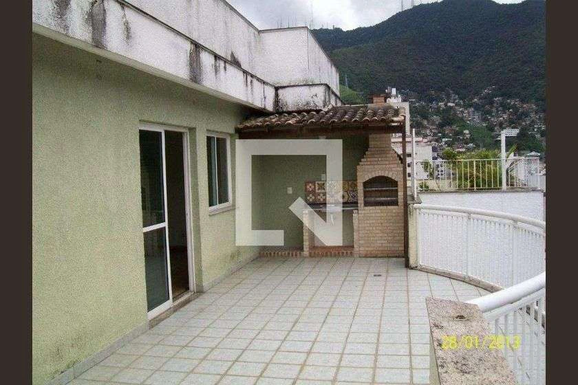 221 m² rental apartment with 4 bedrooms and a balcony — photo 4