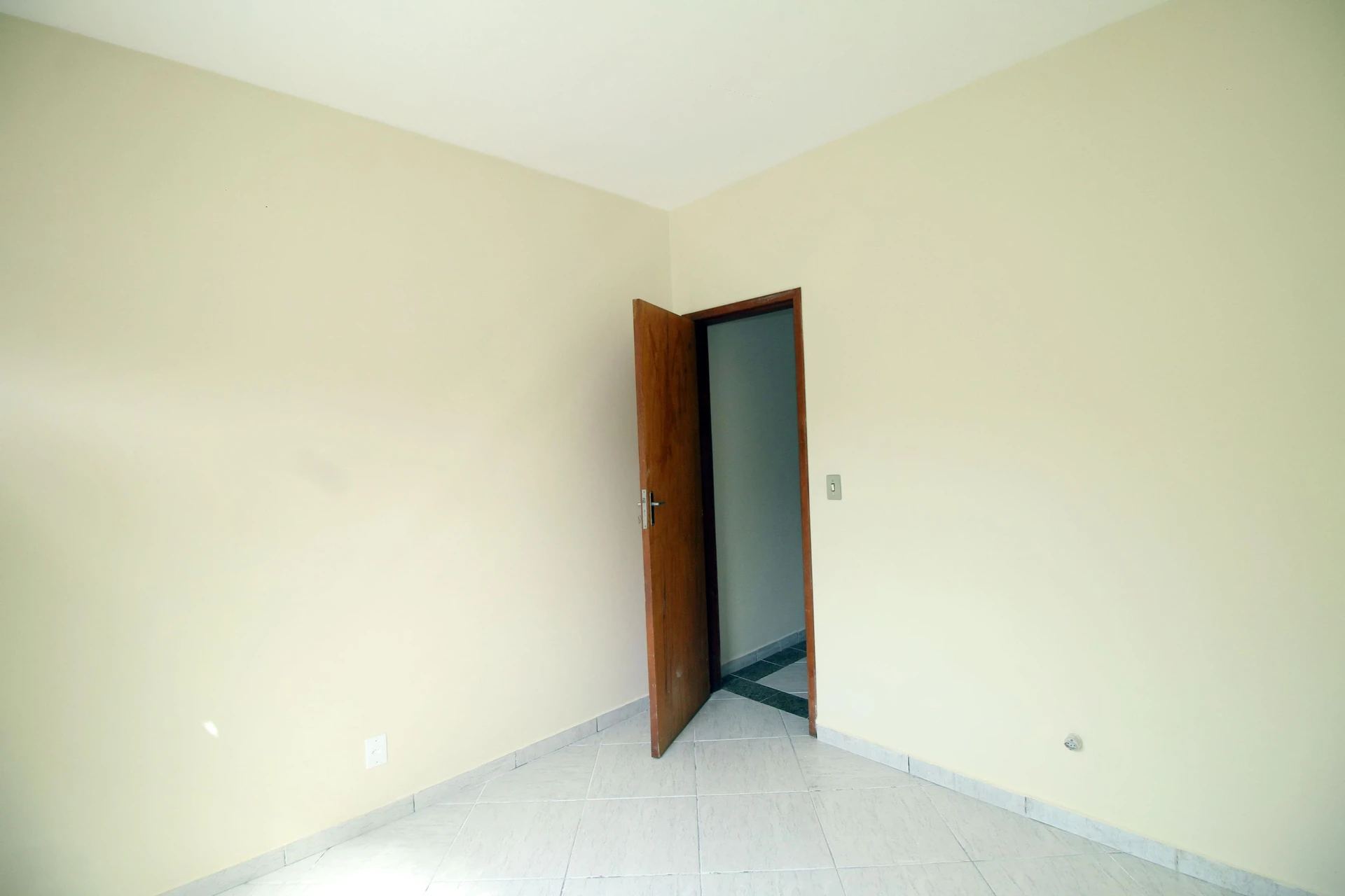 1-bedroom apartment with a balcony and laundry area — photo 20