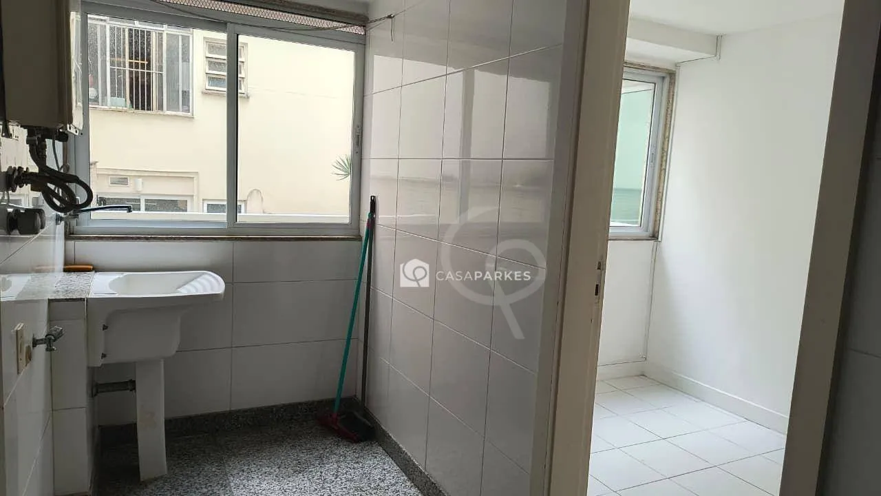 Apartamento de 4 dormitórios com 198 m² e cozinha fechada — photo 13