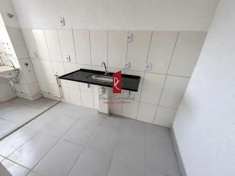 Wood or laminate floors in a 2-bedroom apartment, 48 m² — photo 2