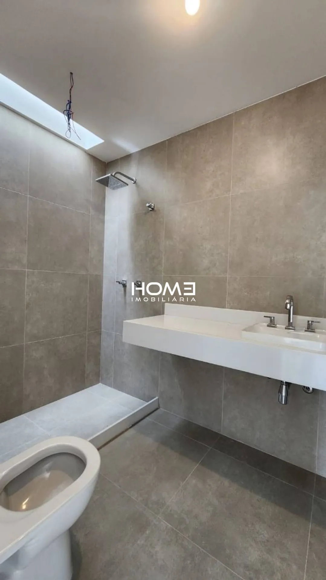 Furnished house, 357 m², with floor-to-ceiling windows — photo 29