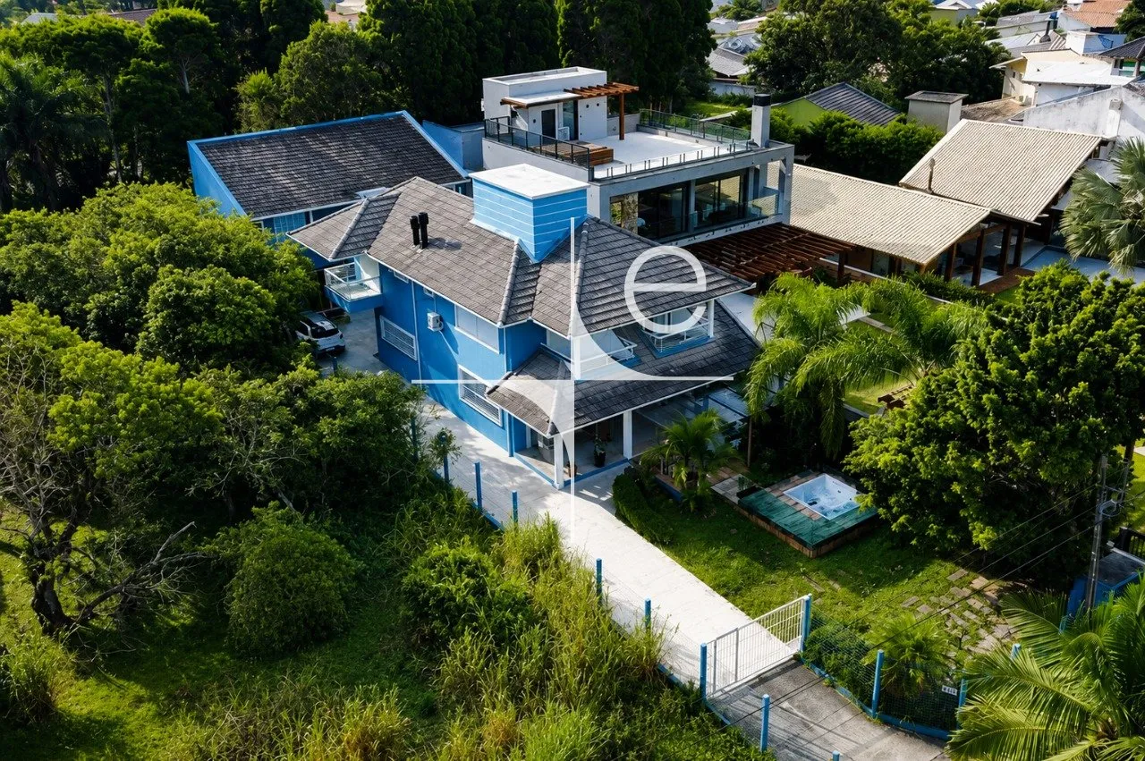 House with 5 en-suite bedrooms and 220 m² private garden
