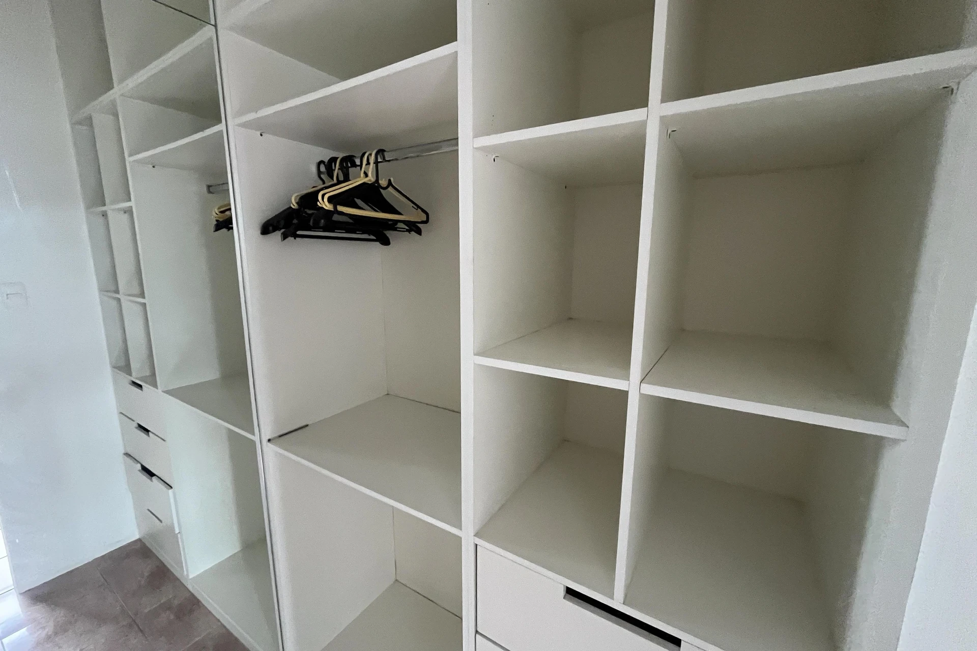 Apartment, 60 m², with a walk-in closet — photo 2