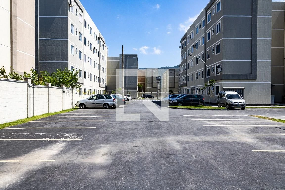 Unfurnished apartment with 2 bedrooms and 1 parking spot — photo 45