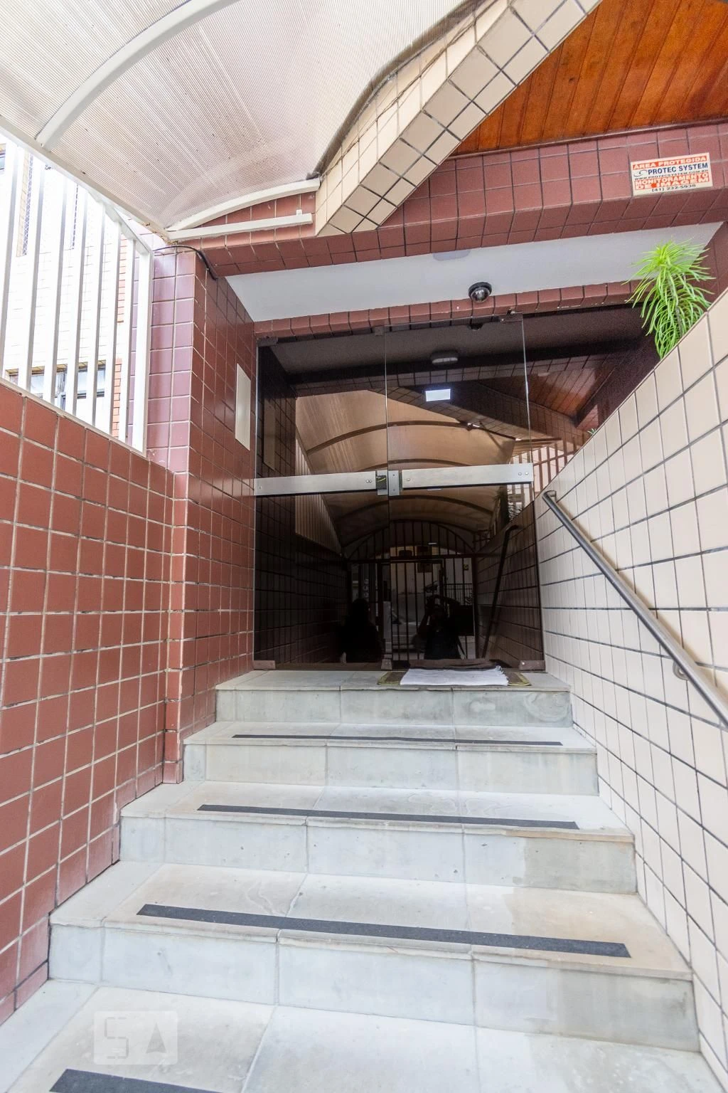 Apartamento com piso de madeira ou laminado, Centro — photo 10