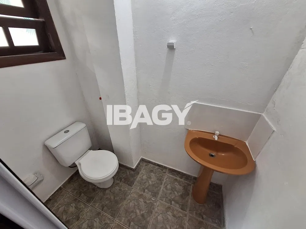 Furnished house with 3 bedrooms and 1 en-suite — photo 3