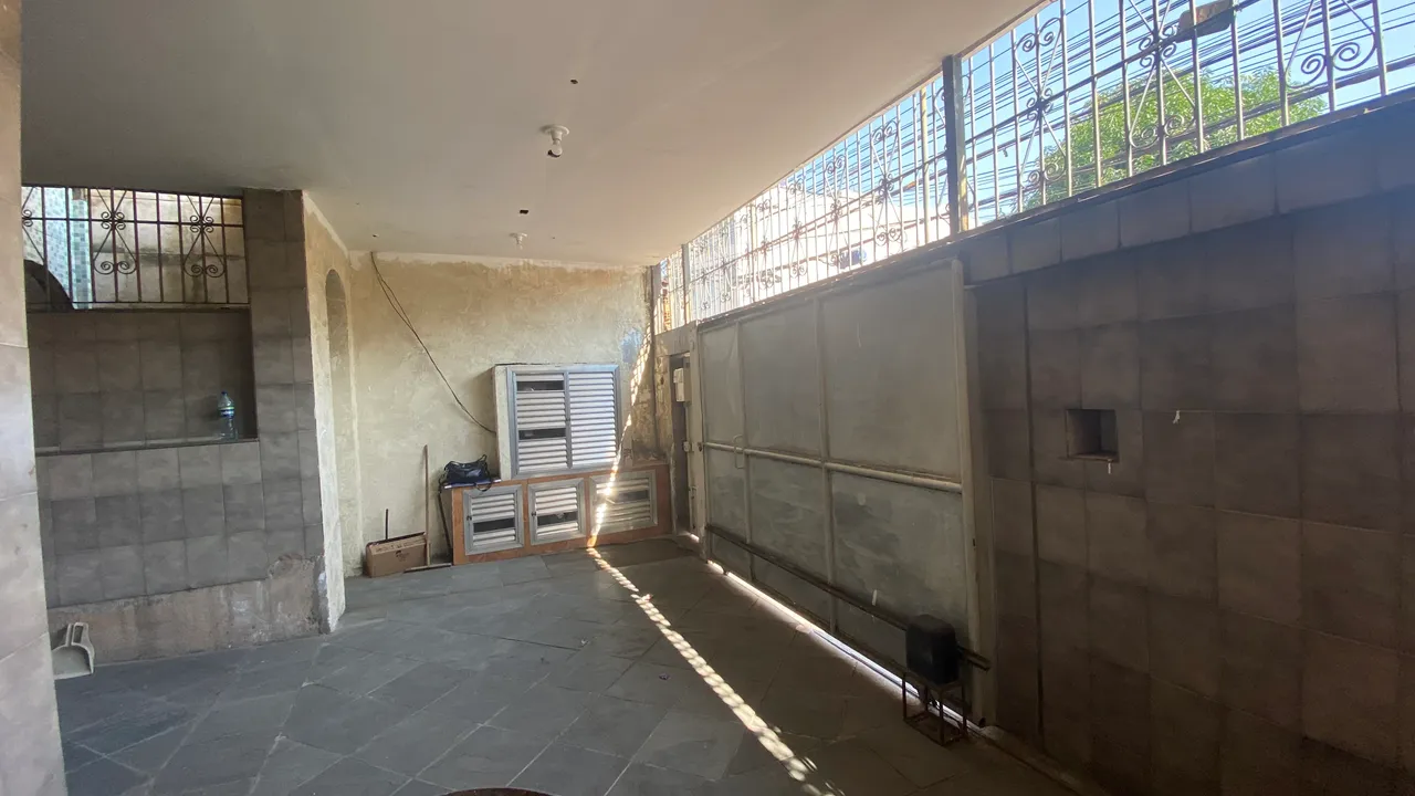 Single-story house with 2 bedrooms and 2 bathrooms — photo 4