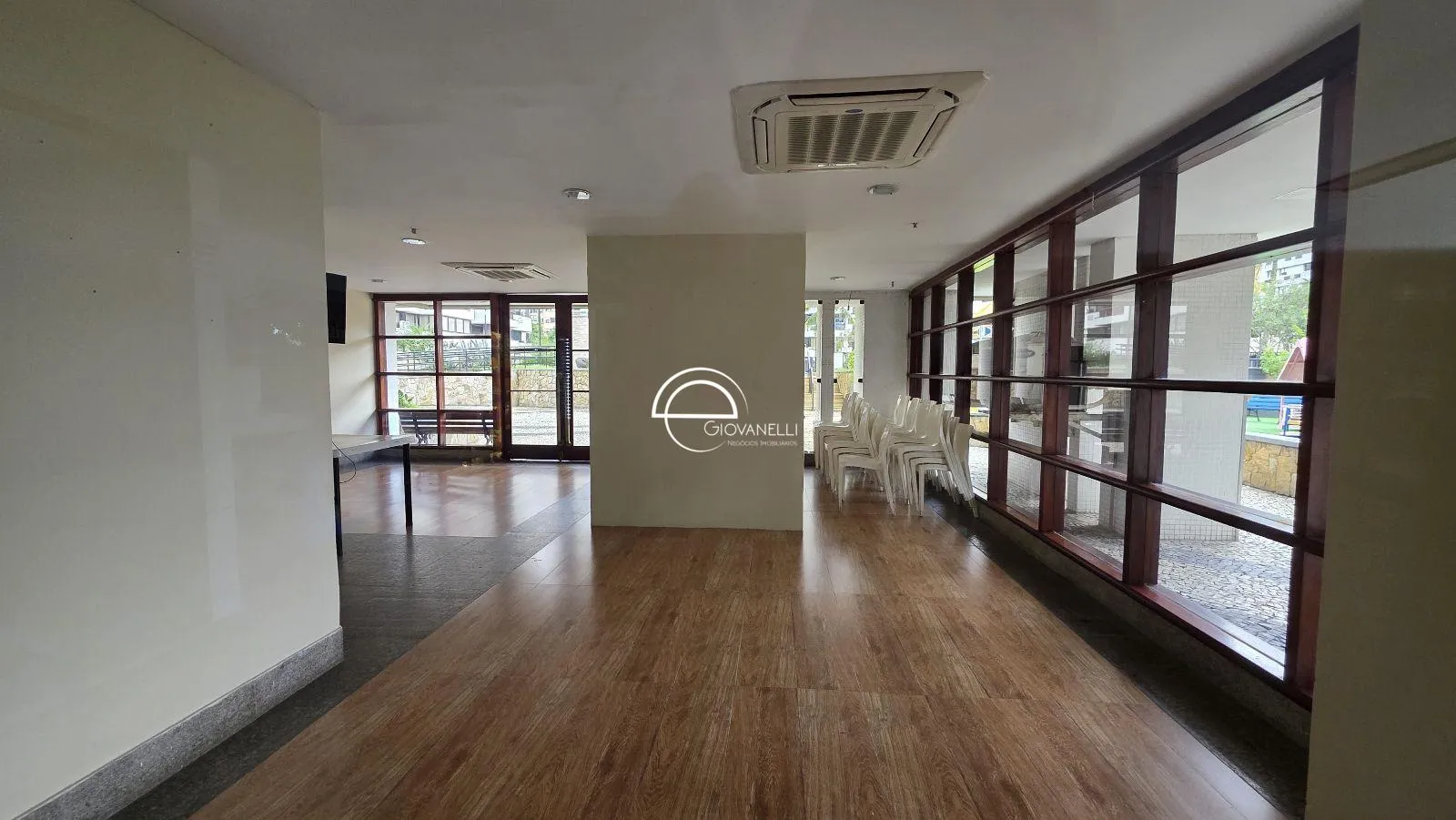 92 m² apartment with a water view and a washing machine — photo 17