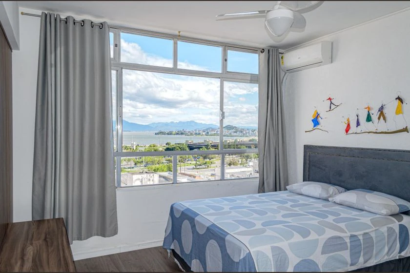 Furnished 1-bedroom apartment with open-plan kitchen — photo 3