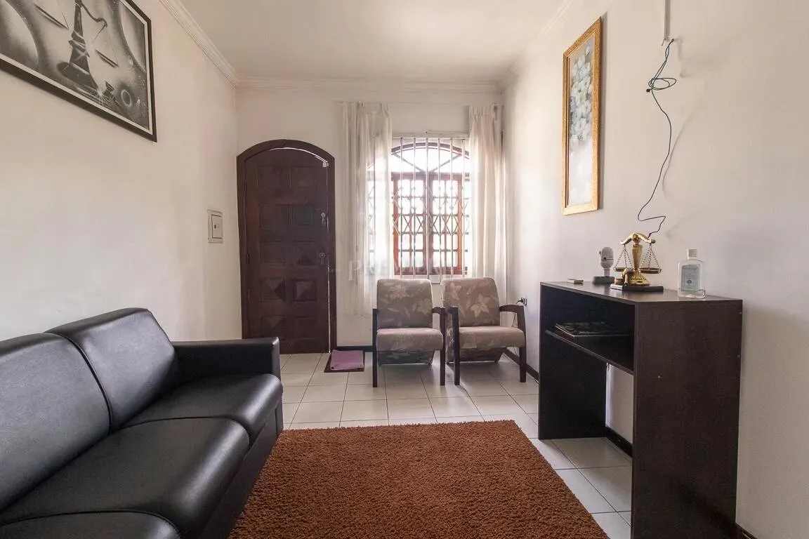 Furnished house with desk area and 6 bedrooms — photo 26