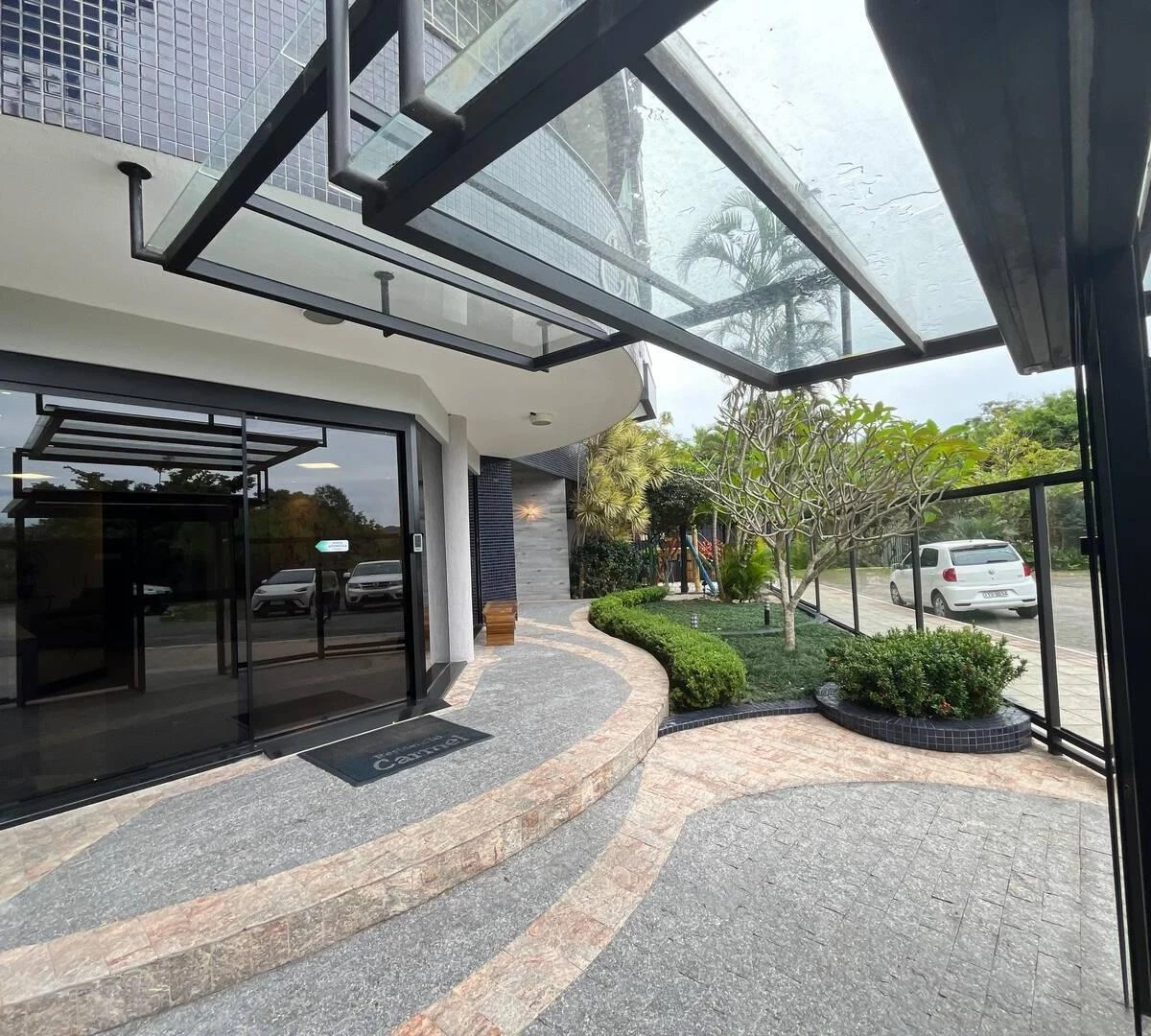 Water view in a 4-bedroom apartment, 138 m² — photo 4