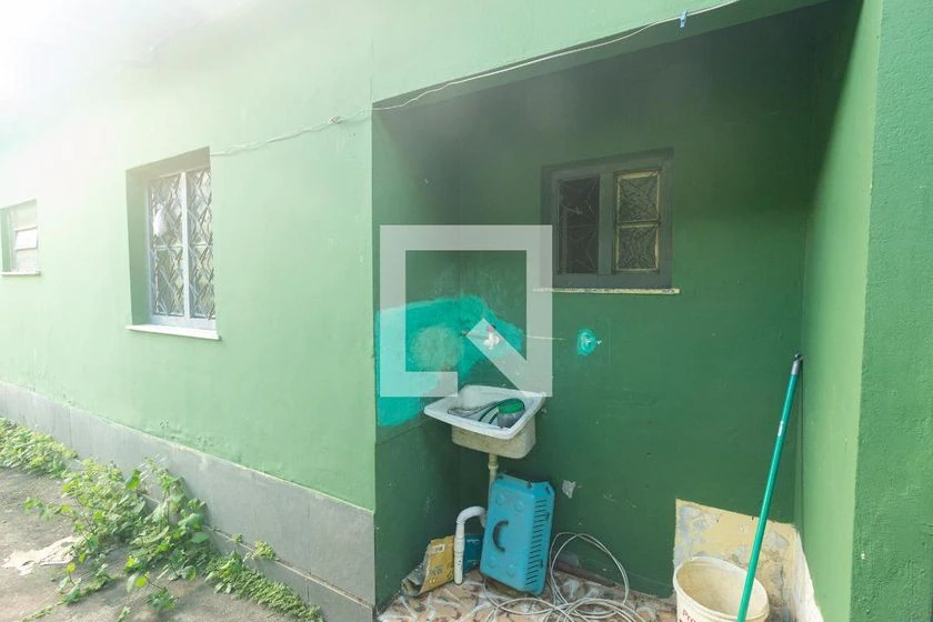 Casa con 2 dormitorios, 1 baño y zona de lavado — photo 11