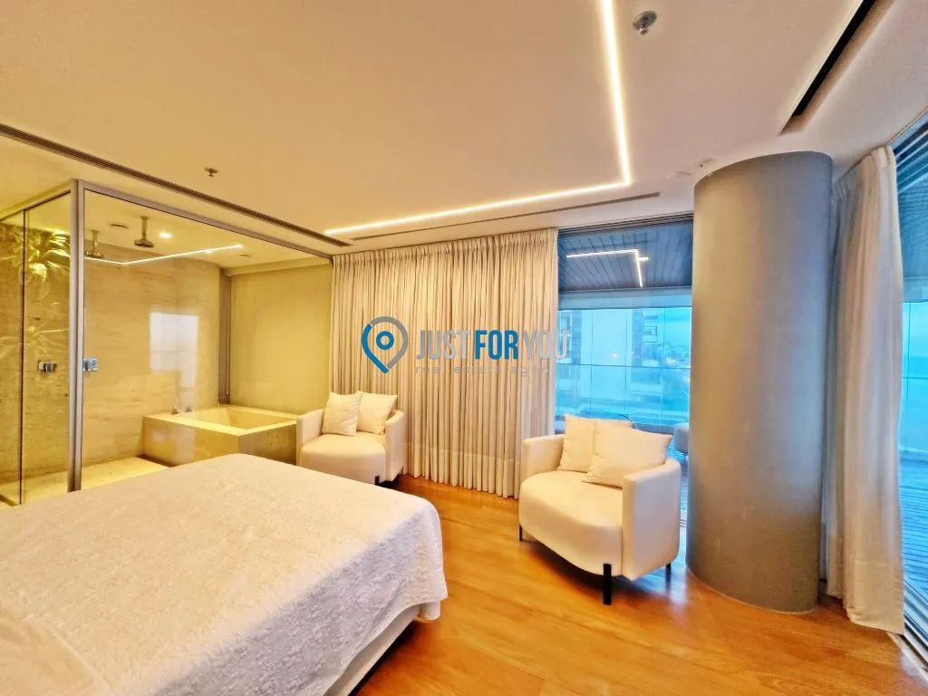 Furnished 1-bedroom apartment with an open-plan kitchen — photo 22