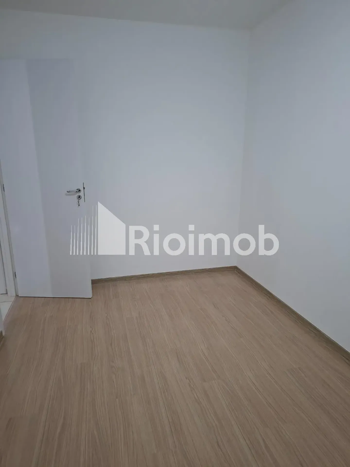 Apartamento de 2 quartos em condomínio com piscina — photo 14