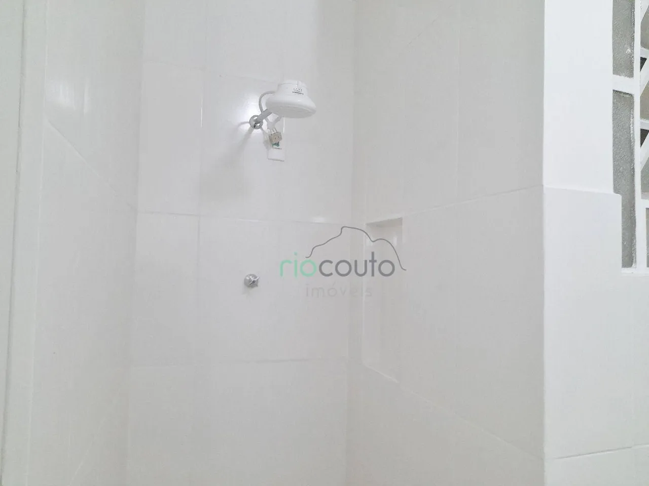 Unfurnished 2-bedroom apartment with 2 bathrooms and parking — photo 4