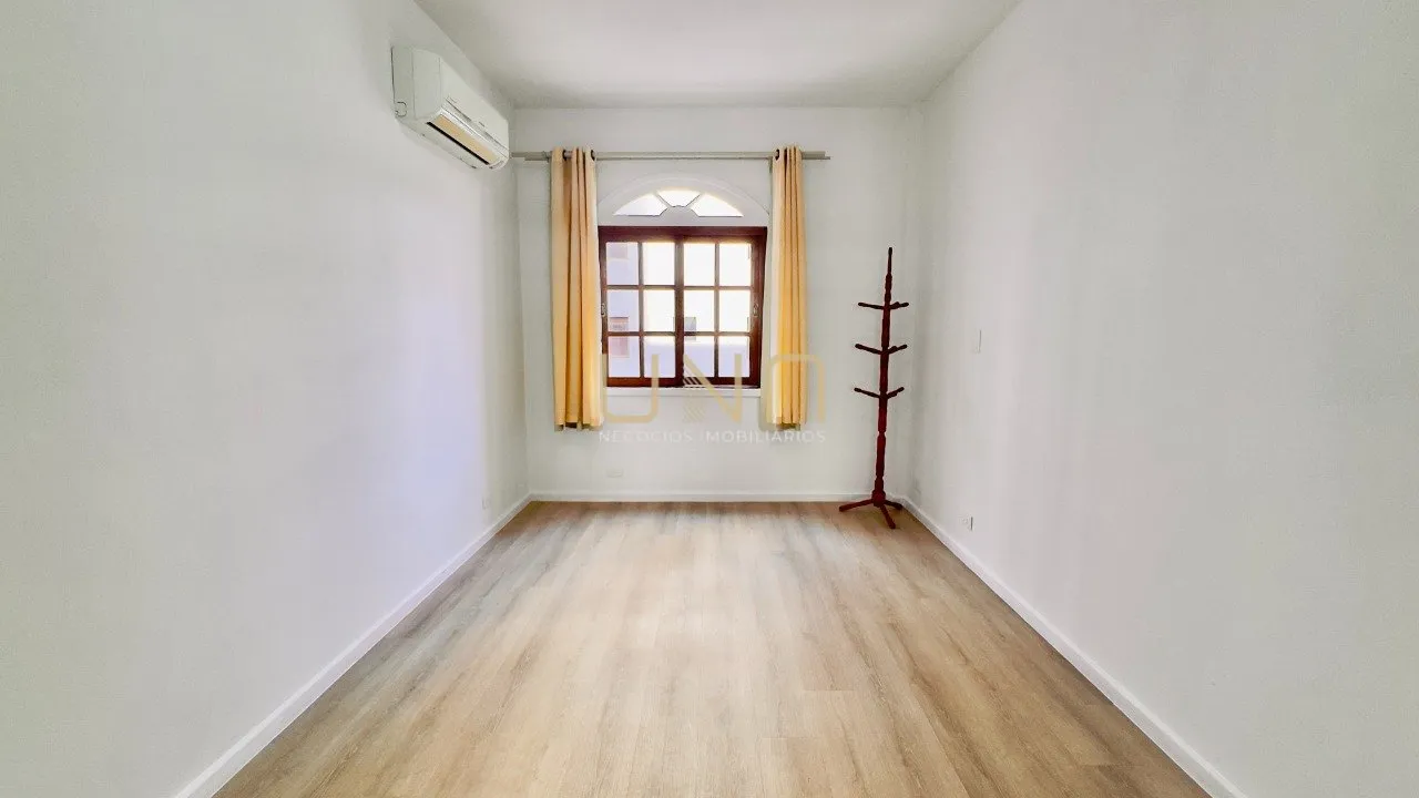 Vestidor y 2 dormitorios: departamento de 77 m² — photo 4