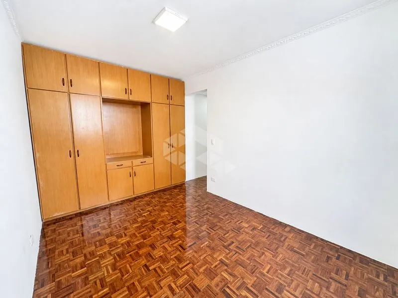 Apartment, 140 m², with wood or laminate floors — photo 19