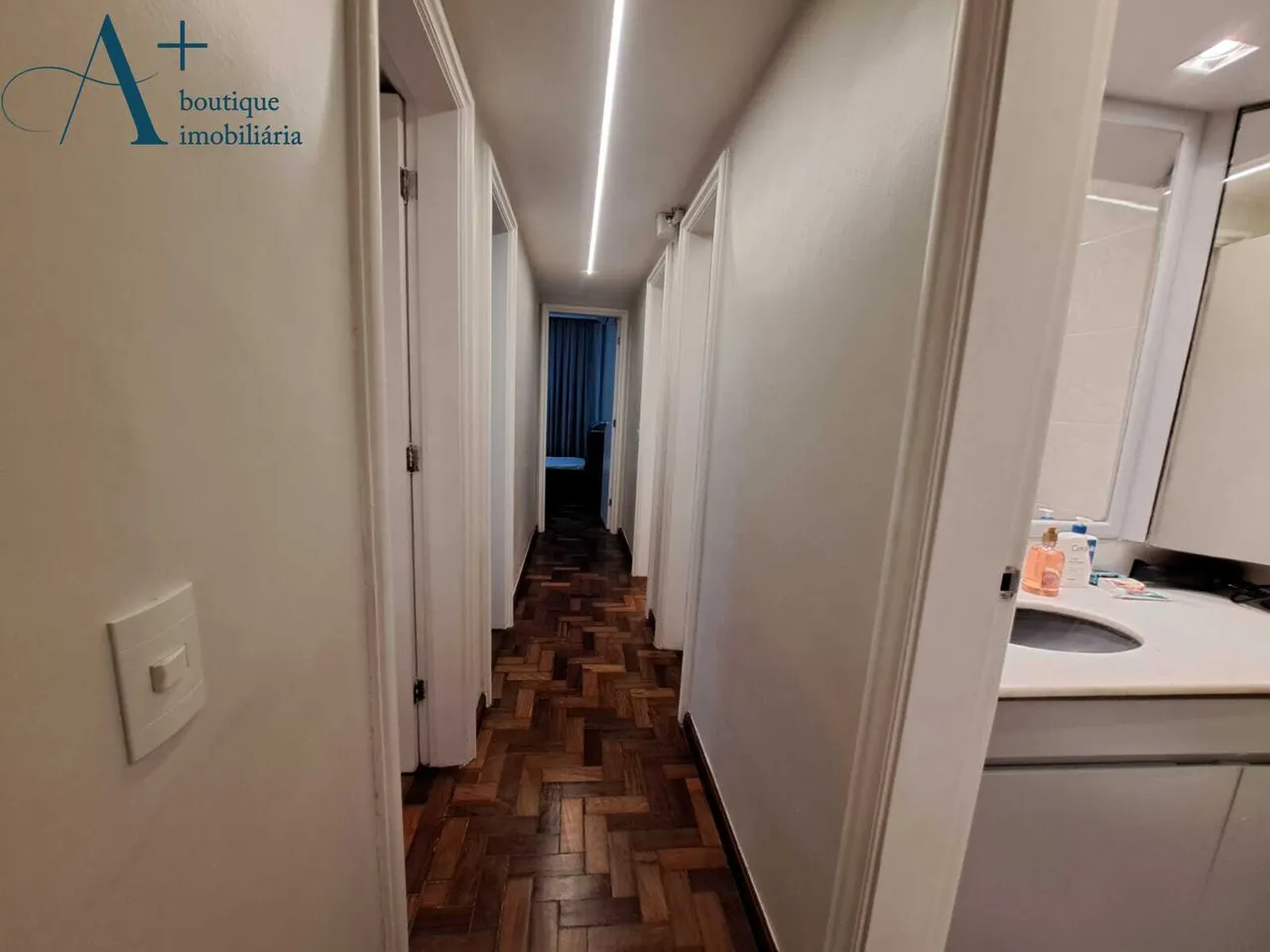 Apartamento de 160 m² con 4 dormitorios y pisos de madera — photo 18