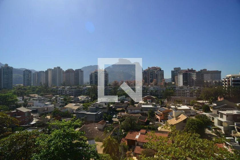 Furnished 1-bedroom apartment with glass-enclosed balcony — photo 15