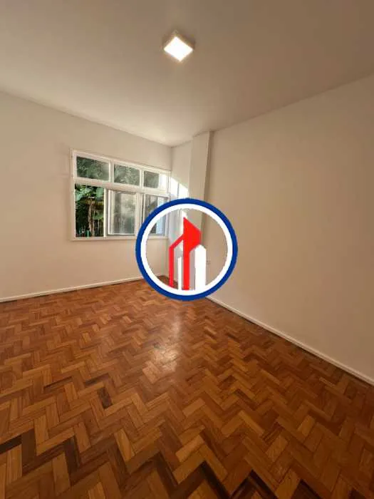 Apartment on the 6th floor with wood or laminate floors — photo 6