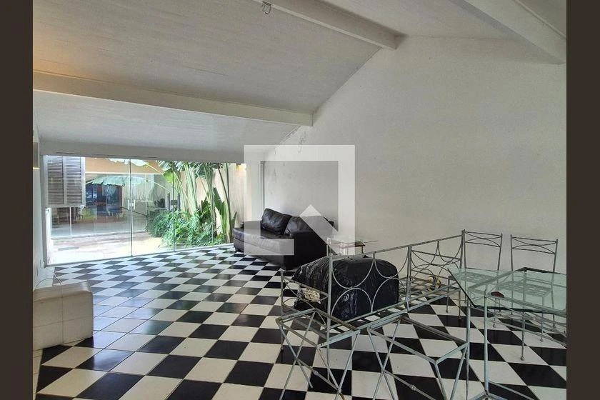 600 m² house with a washing machine and a home office — photo 29