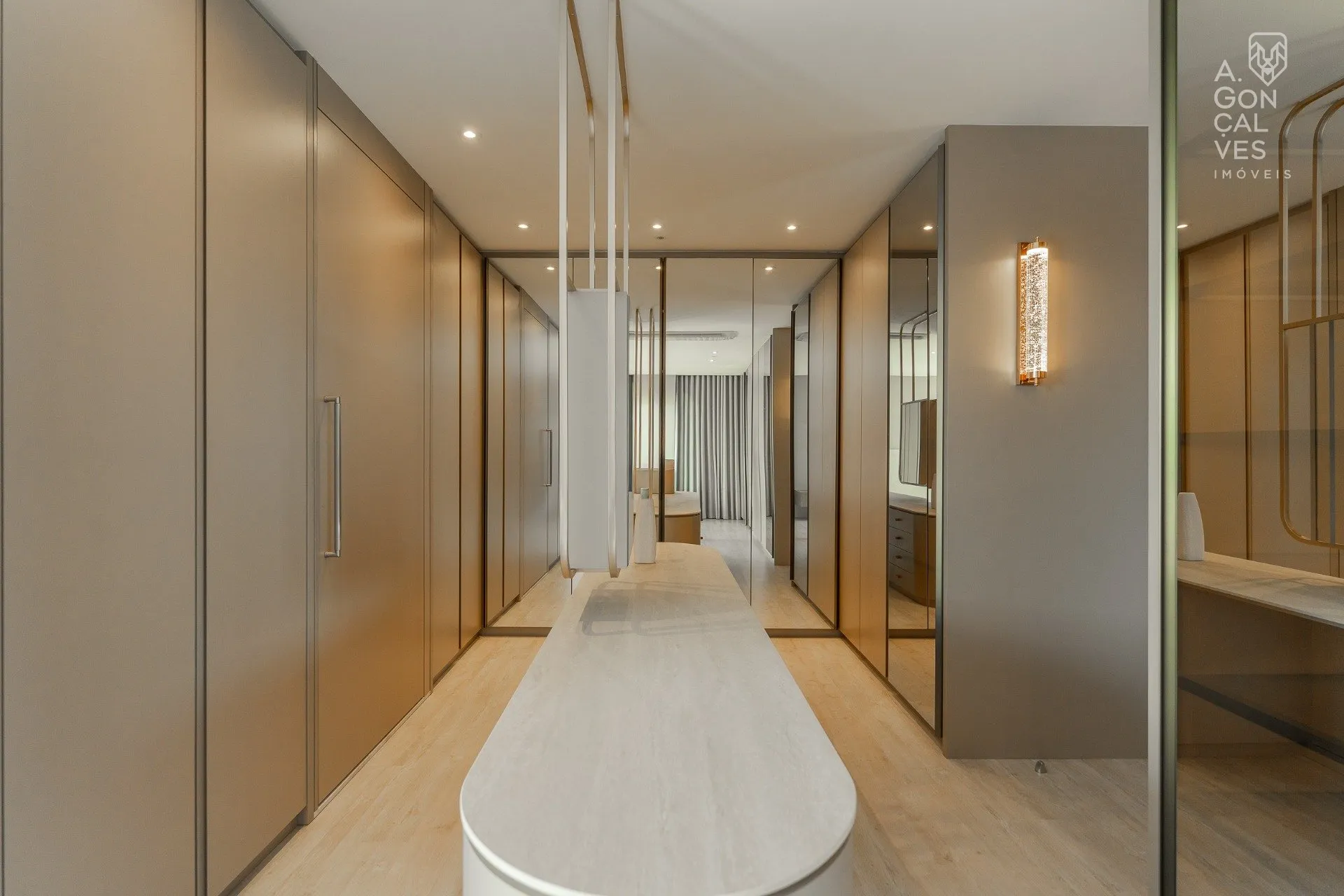 Furnished apartment with 3 suites and 257 m² — photo 7