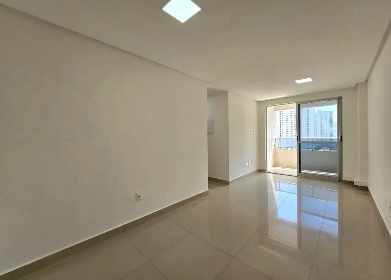 2-bedroom apartment in a building with a gym — photo 3