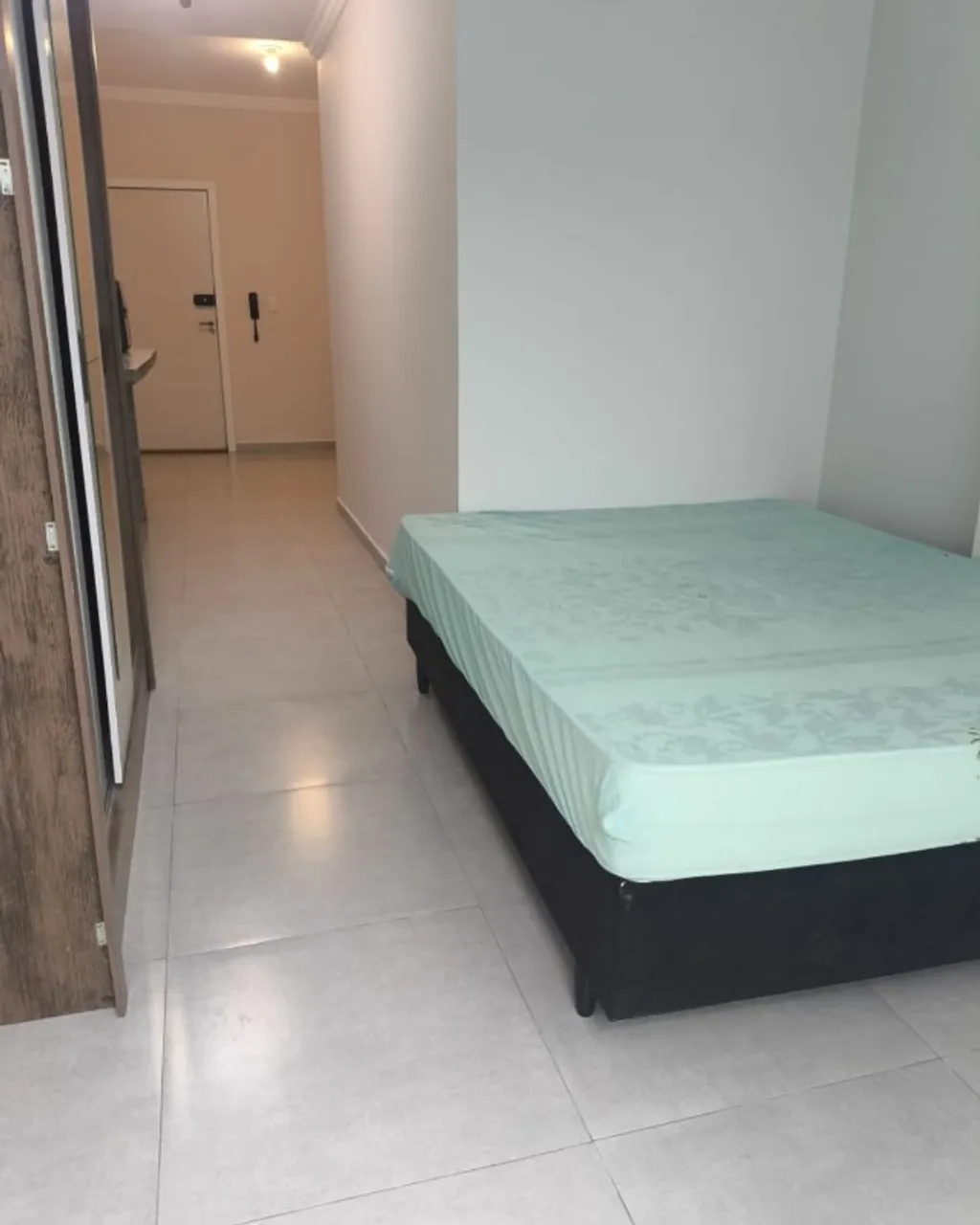 One-bedroom apartment with a washing machine — photo 8