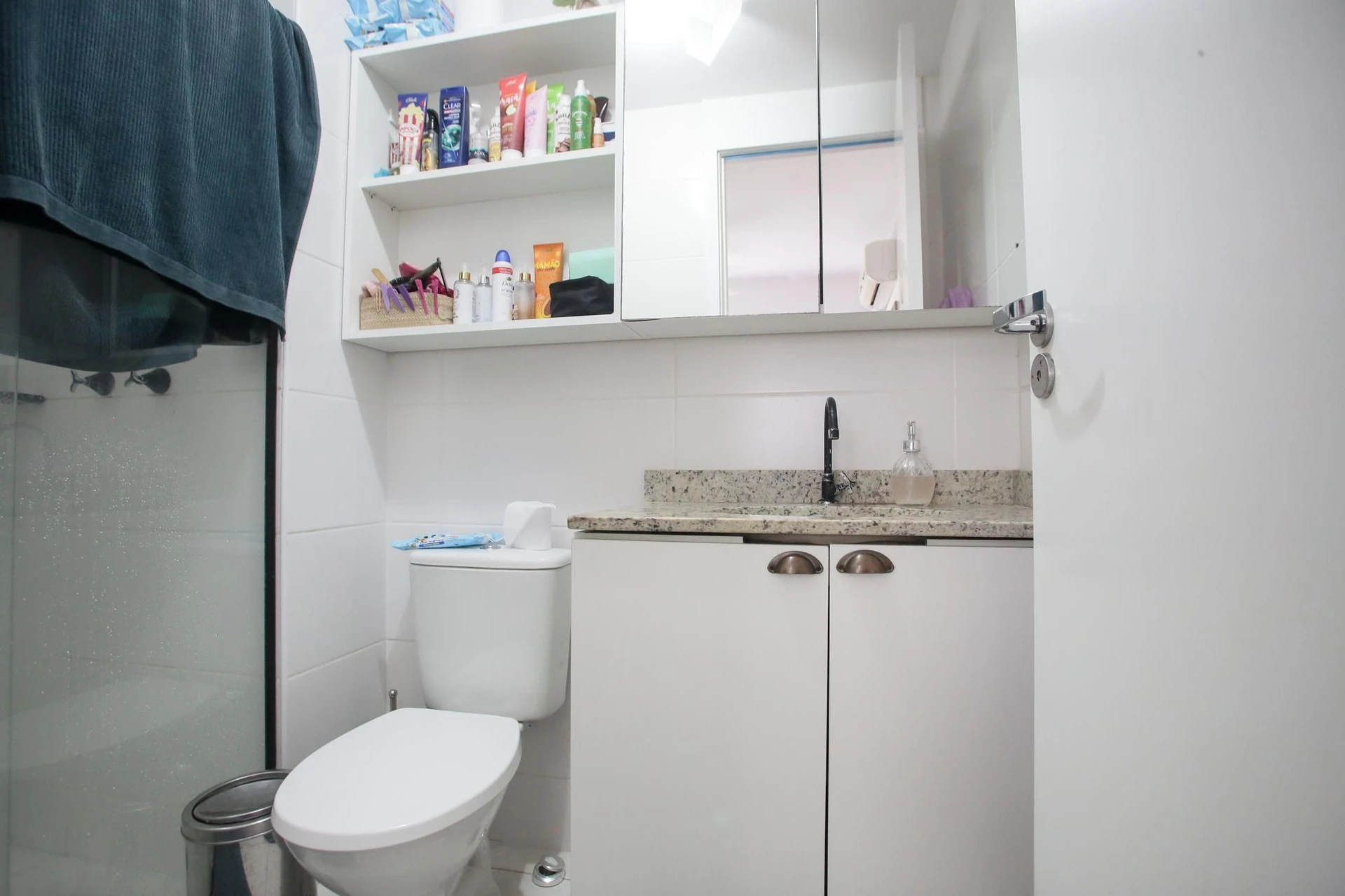Furnished apartment with 2 bedrooms and open-plan gas kitchen — photo 18