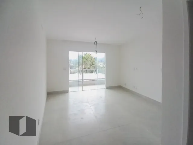 House with 4 bedrooms and 5 bathrooms, 2 parking spaces — photo 14