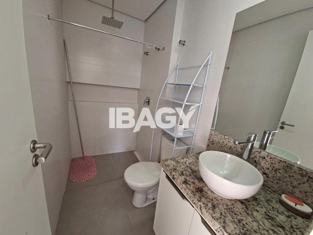 Furnished studio with 1 bedroom, 1 bath and mountain view — photo 9
