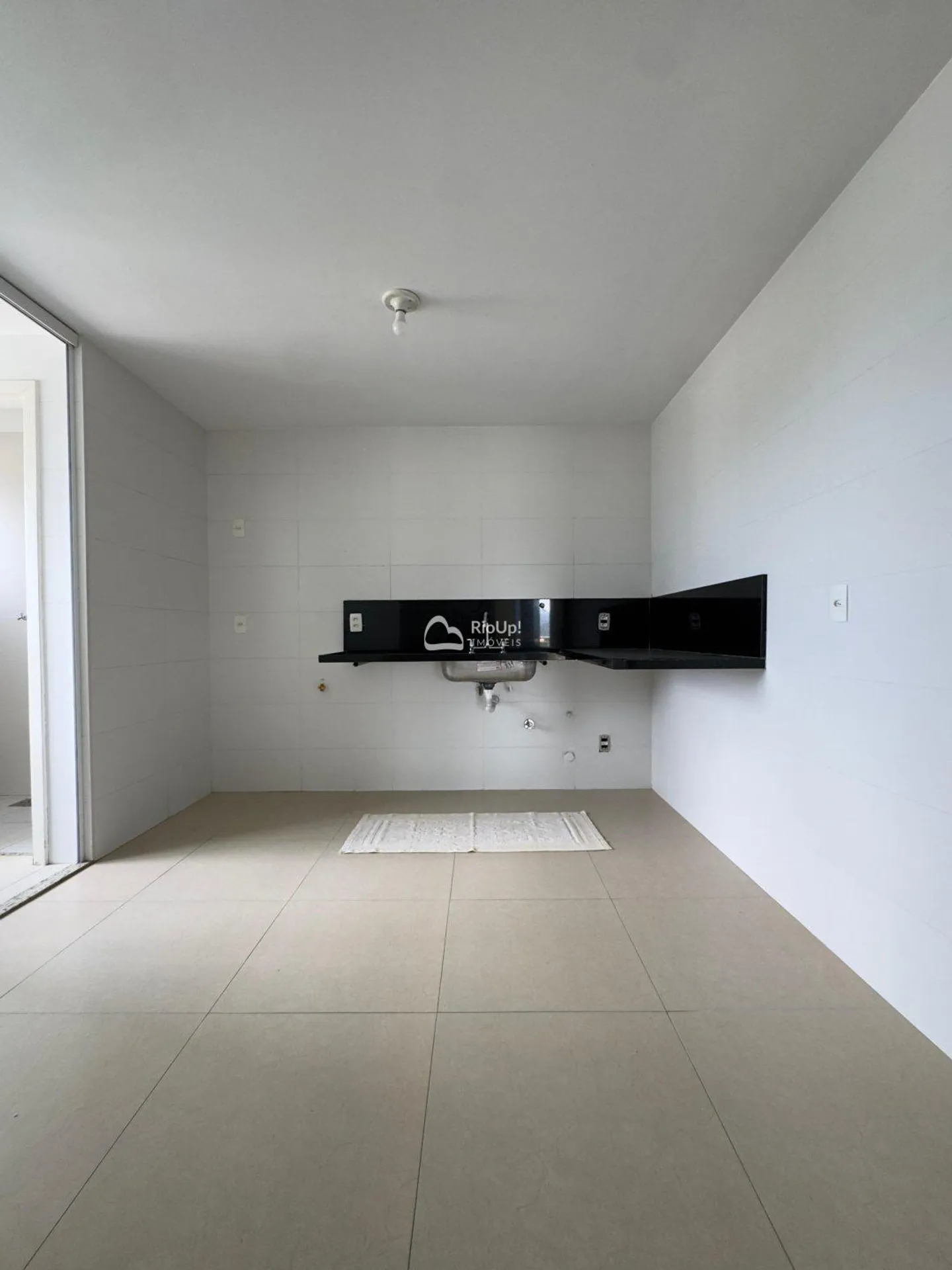 Apartment, 246 m², with a grill on the balcony — photo 35
