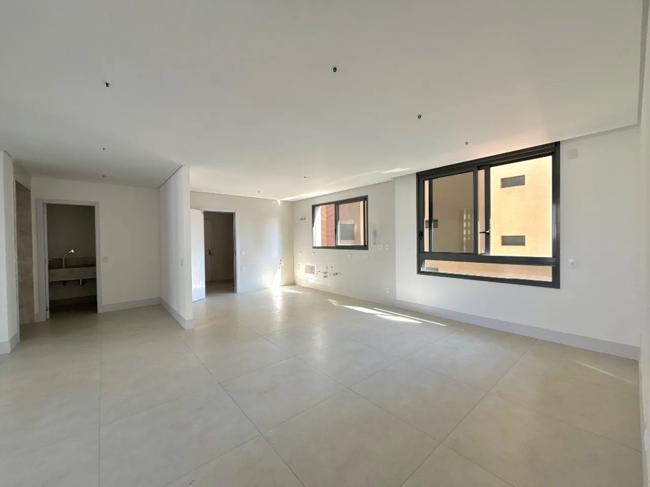 Apartamento mobiliado com 3 dormitórios e cozinha conceito aberto — photo 17