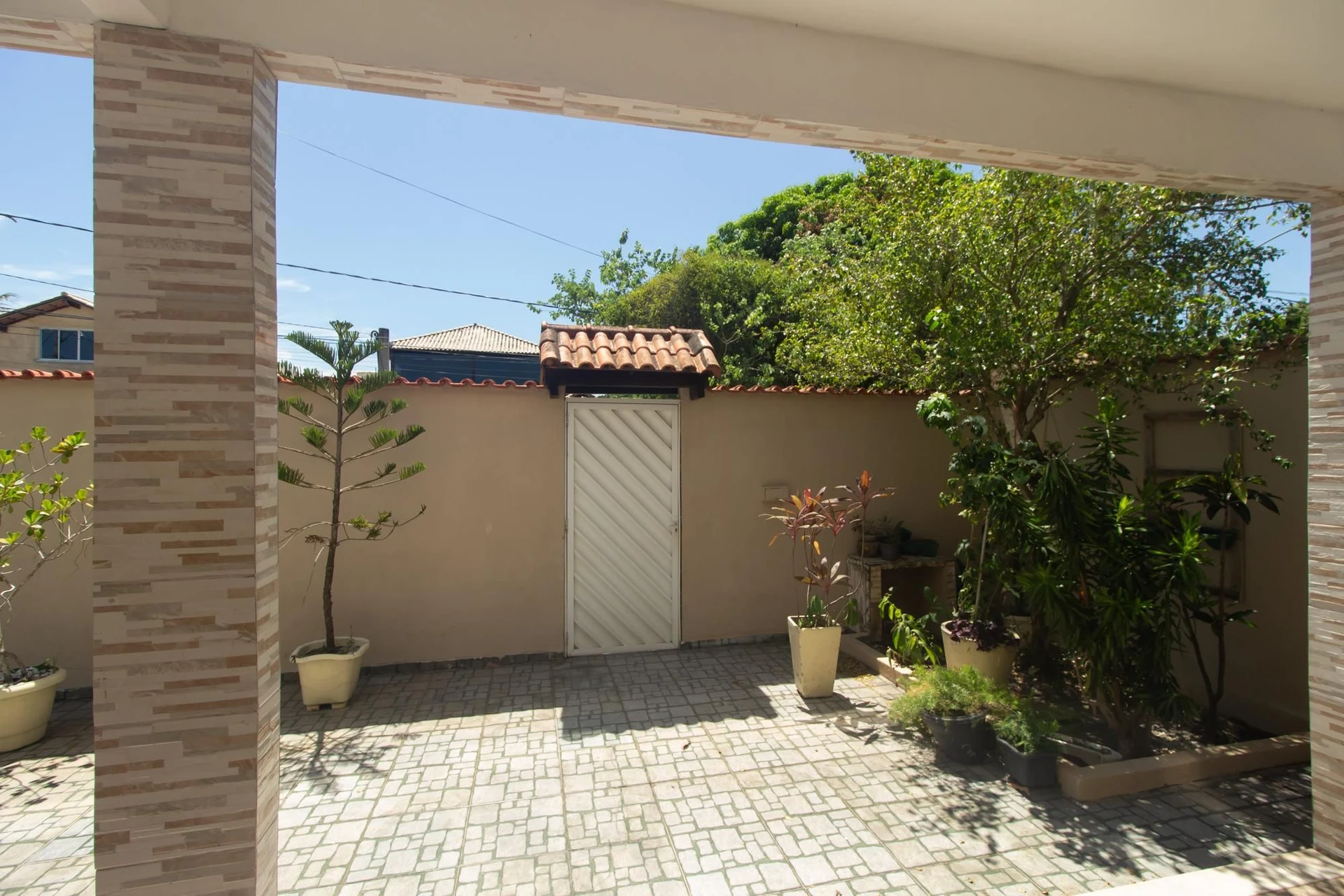 House for rent with 5 bedrooms and BBQ on the balcony