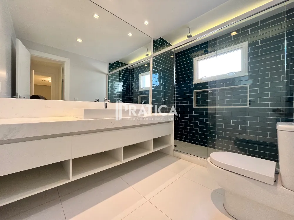House with 5 bedrooms and an open-plan kitchen — photo 50