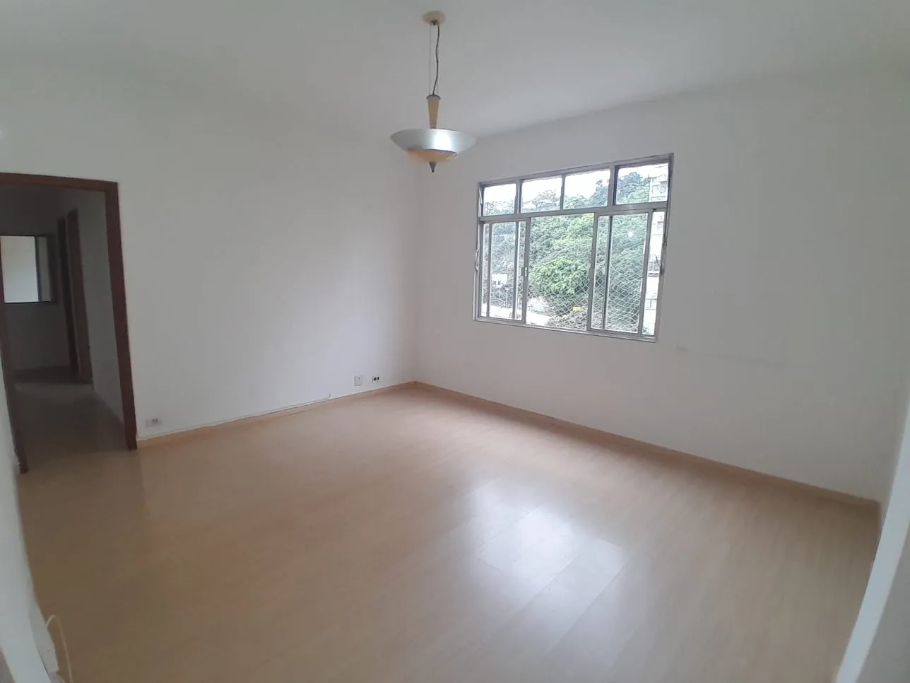 Apartment, 88 m², with wood or laminate floors — photo 13
